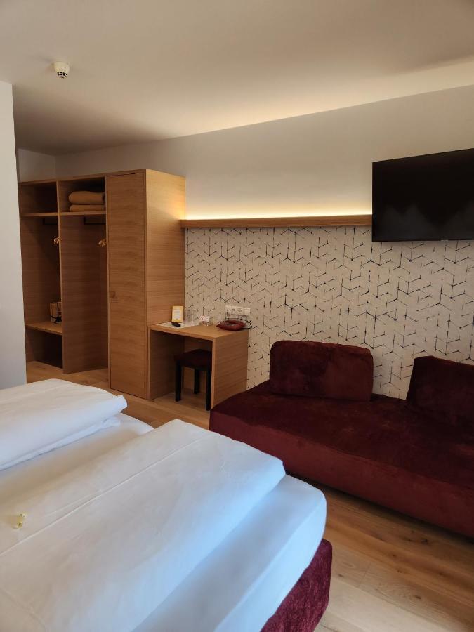 Hotel Dolomiten ดอบบีอาโก ภายนอก รูปภาพ