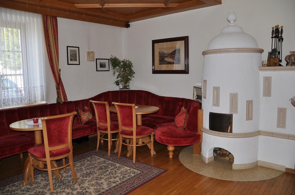 Hotel Dolomiten ดอบบีอาโก ภายนอก รูปภาพ