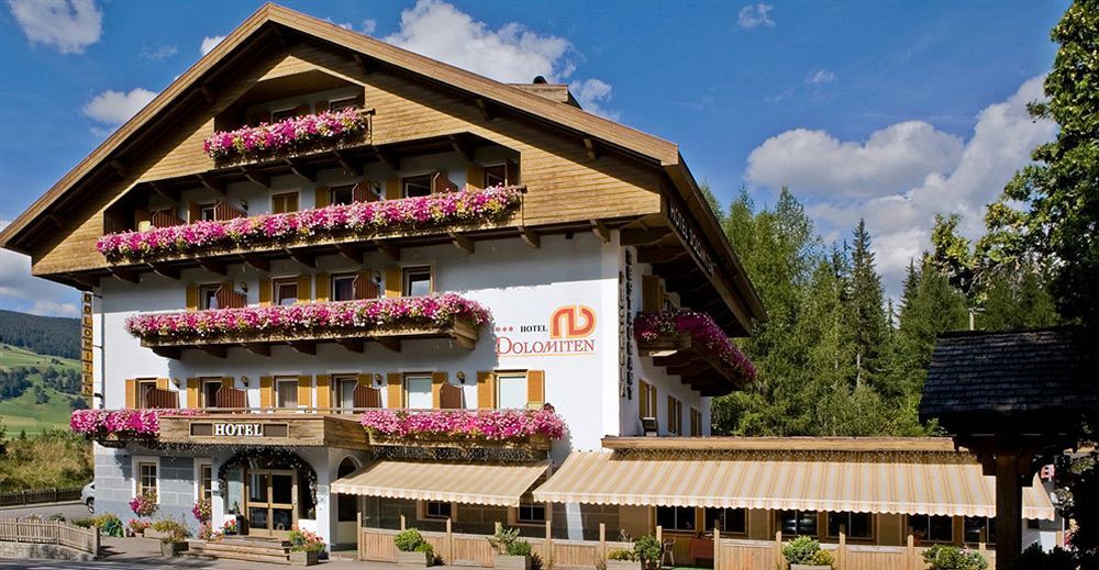 Hotel Dolomiten ดอบบีอาโก ภายนอก รูปภาพ